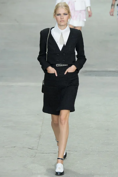 Look 45